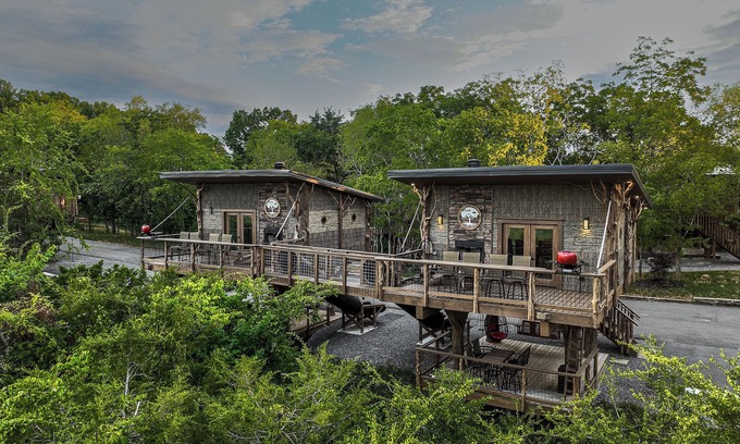 Sevierville Cabin | πWorld's First Interactive Treehouse Resort! Tarzan & Jane! ππ¦