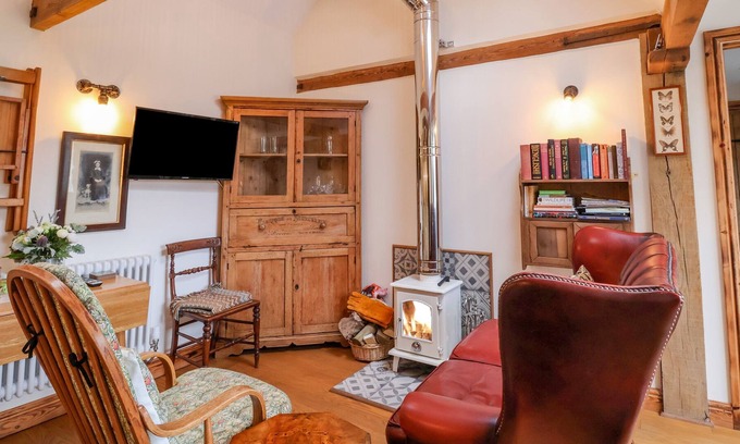 Picklescott Cottage | WREN COTTAGE, romantic, character holiday cottage in Church Stretton