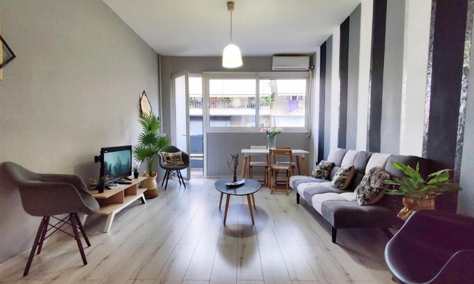 Attiki Apartment | WSD HEBE New Lux 3BD Apt Near Railway Station