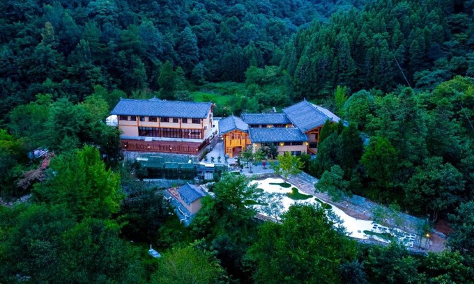 Shiyan Hotel | Wudang Mountain Manju Manor
