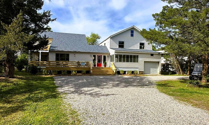 Ocracoke House | WV63: Second Sail-Newly Remodeled and Spacious