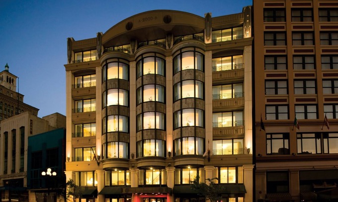 Gaslamp Quarter Condo | Wyndham Harbour Lights | Six Studio Suites