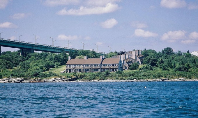 Jamestown Condo | Wyndham Newport Overlook | Three 2BR/2BA Suites