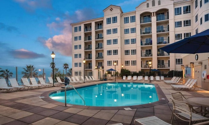 Townsite Resort | Wyndham Oceanside Resort 2 Bedroom Deluxe Ocean View Suite