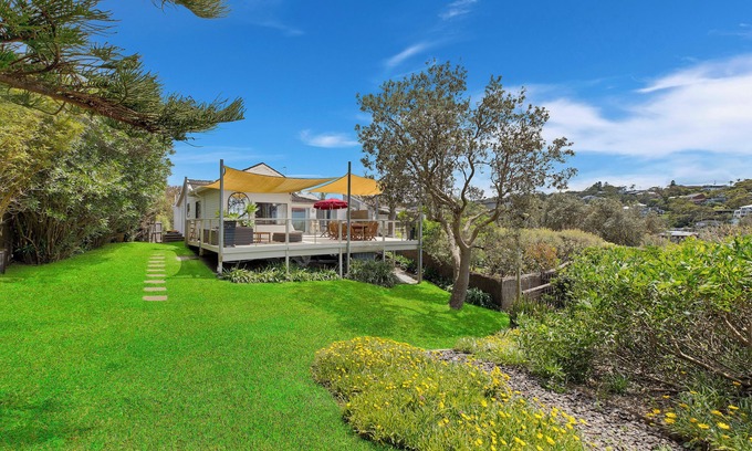 Macmasters Beach House | Yallambee Cottage - Absolute Beachfront. SPECIALS for Couples & Oth - See below
