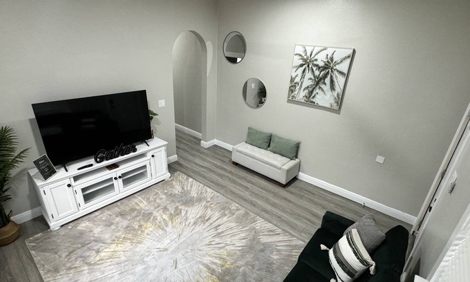 Ybor City House | Ybor Historical Bungalow Remodeled Home Unit A