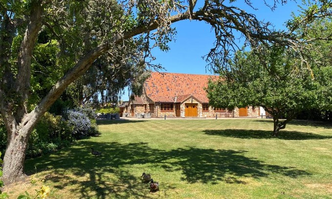 Bulphan Hotel | Ye Olde Plough House