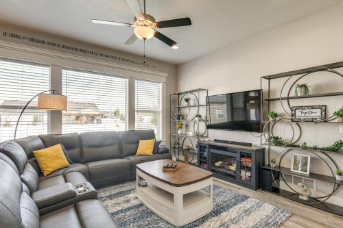 Iona House | Year-Round Outdoor Fun Spacious Retreat in Iona