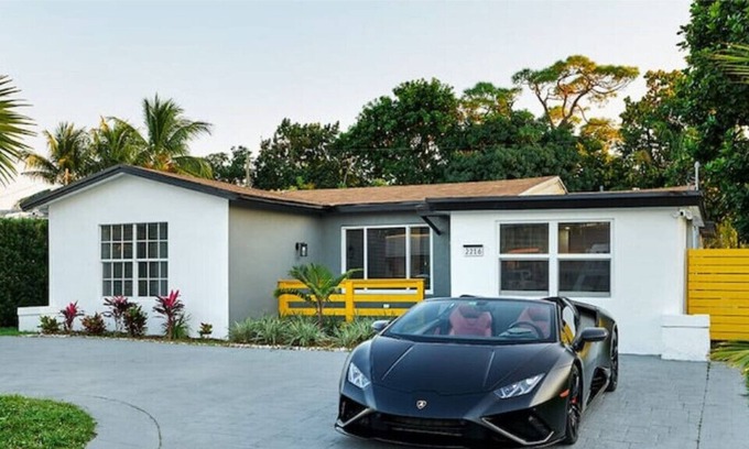 Highland Garden House | Yellow Door House - 5 Bedrooms & Pool