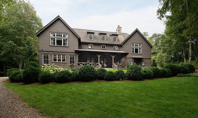 Highlands House | Yellow Mountain Estate | Modern Beauty | Sleeps 20