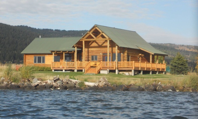 Island Park House | Yellowstone Log Home - on Henry's Lake - 18 miles from West entrance of Park