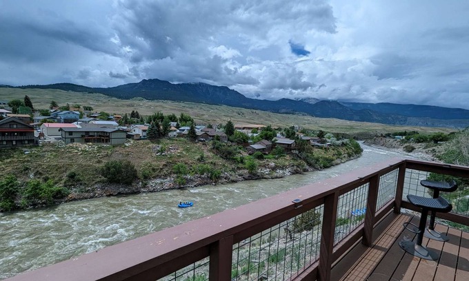 Gardiner House | Yellowstone Treasure Guest House #1