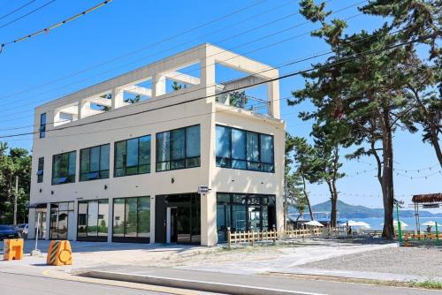 Eulwang-ri House | Yeongjongdo Masiran Bay Pension