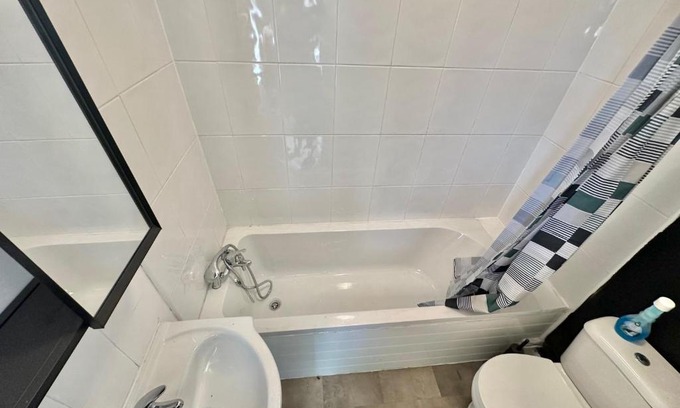 Huddersfield Apartment | Yorkshire Green house