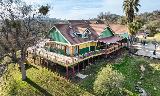 Coarsegold Villa | Yosemite & Bass Lake 6 bedrooms, sleeps 18 - Coarsegold Villa