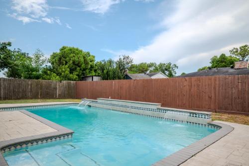 Clodine Villa | You are inflowing Pool