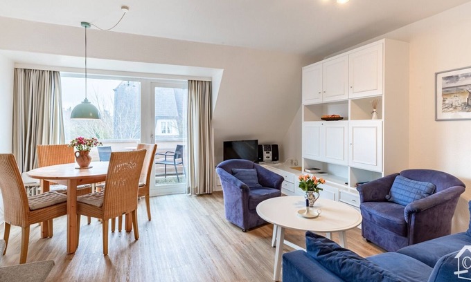 Wenningstedt-Braderup Apartment | You live quietly and centrally. You can walk to the beach in about 5 minutes.