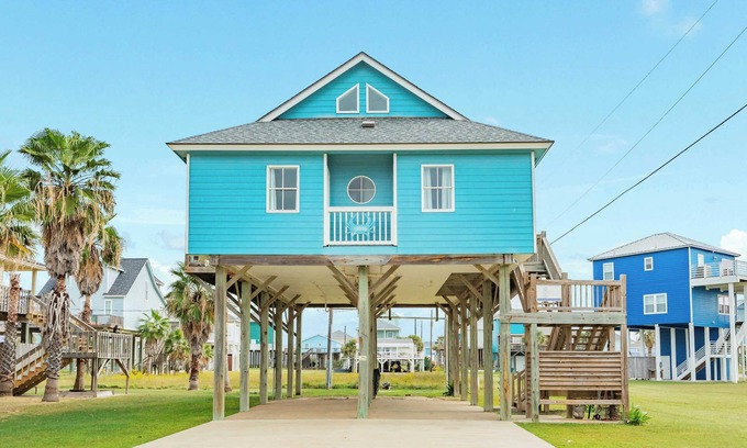 San Luis House | Your Family's Seaside Clubhouse!