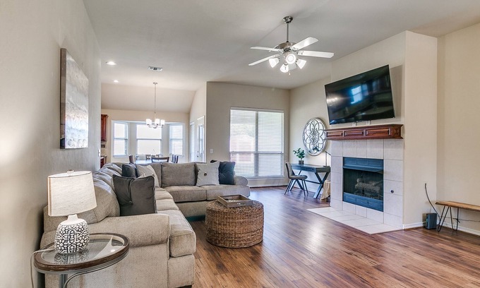 Edmond House | Your Oasis of Calm: Where Family Chaos Meets Cozy!