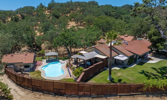 Atascadero Cabin | Your Private Resort in Wine Country