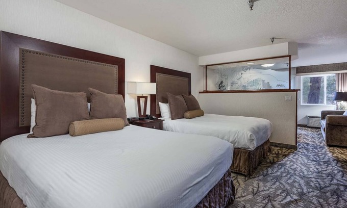 Orchard District Hotel | Your Relaxing Getaway Awaits! Outdoor Pool, Pets Allowed Near Trader Joe