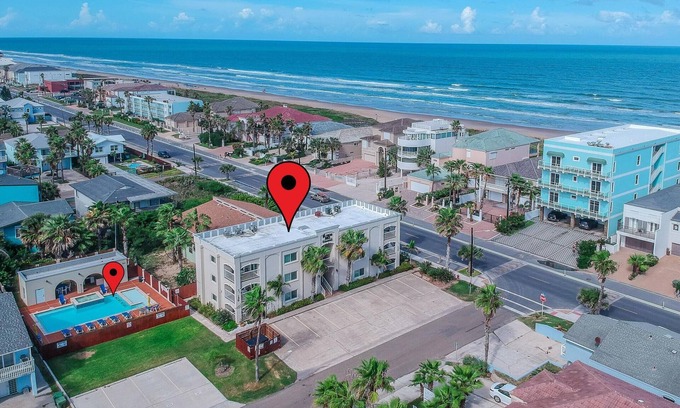 South Padre Island House | Your Seaside Sanctuary Awaits: Stay Longer, Save More with 10% Off 7+ Nights