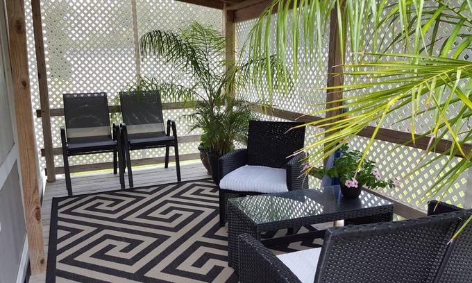 Silsbee House | Your well-mannered pet is Welcome
