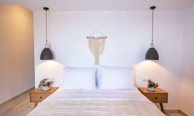 Aperio Apartment | Yploui Suites 1 in Kira Panagia