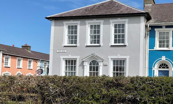 Aberaeron Apartment | YR HEN FANC (THE OLD BANK)