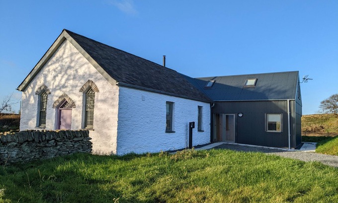 Llanon Cottage | YSGOLDY BRYNWYRE, pet friendly, with open fire in Llanrhystud