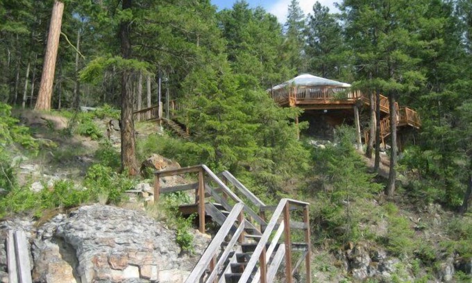 Polson Cabin | Yurt living, lake front, hiking, shopping, parade, concert, fireworks display