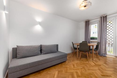 Mirow Apartment | Złota 67 by Homeprime