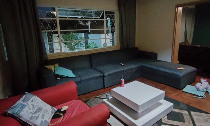 Greater Johannesburg Metropolitan Area House | A mother a sons and daughter approach towards modern living