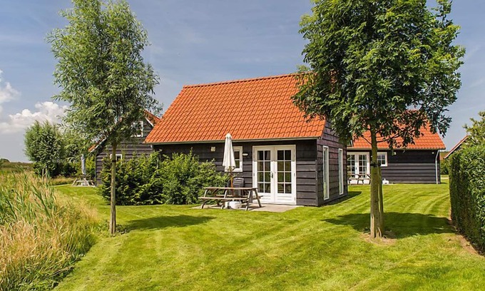 Wemeldinge House | Zeeuwse Cottage Wemeldinge by Interhome