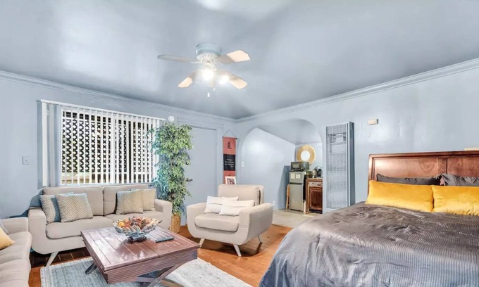 Loomis Cottage | Zen Influenced Cottage in DT Loomis with Complimentary Wine!
