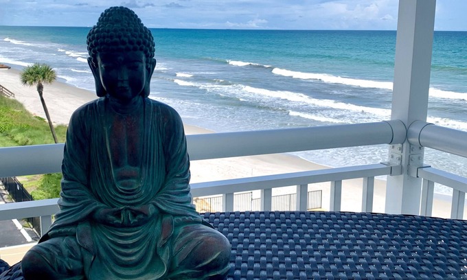 South Patrick Shores Condo | Zen on the beach