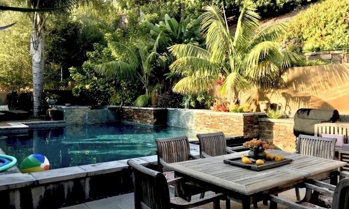 Morena House | Zen Vibes-private pool, spa, central location.