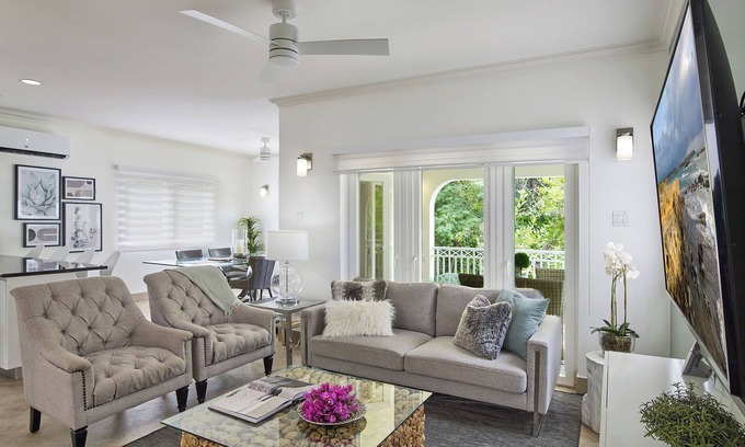 Gibbes House | ZenBreak KingsGate #1 is a 2 bedroom luxury holiday townhouse 3 minutes away from Gibbs Beach