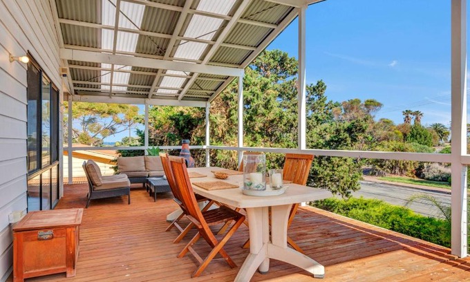 Port Willunga House | Zephyr Shores - Port Willunga - C21 SouthCoast Holidays