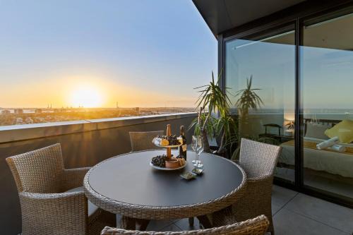 South Melbourne Apartment | Zi apartments - with Balcony, Bayview, Sauna and Pool