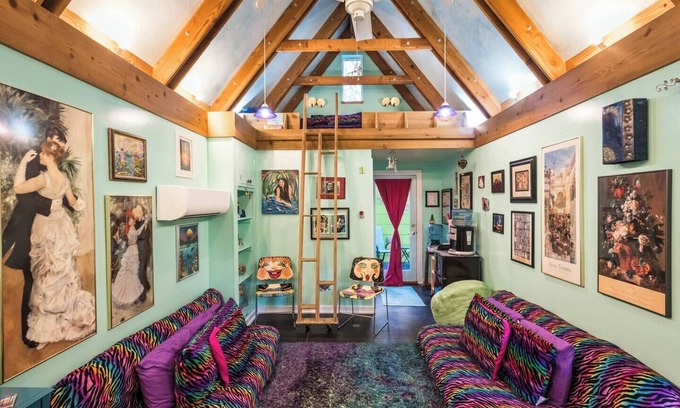 Zilker House | Zilker's Peaceful Haven-Fun, Funky, and Colorful
