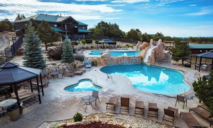 Zion National Park East Entrance House | Zion Views- Grandma's Place +Resort Access