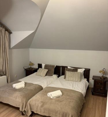 Skrzeszew Apartment | Zloty dworek