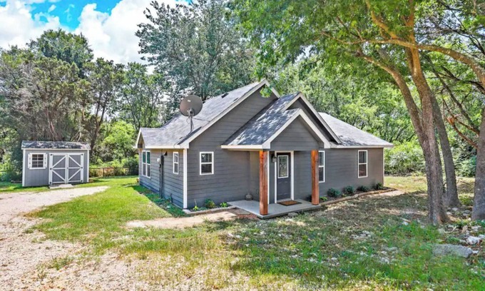 Lake Whitney House | Zona’s home