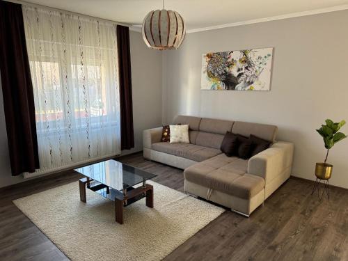 Tolna Apartment | Zsike vendégház