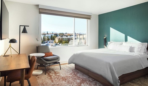 Standard Room, 1 King Bed (Hearing Accessible)