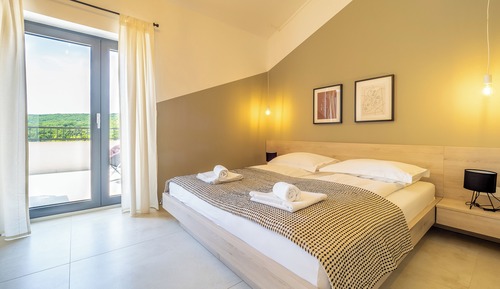 Family Villa, 3 Bedrooms, Mountainside (Pool Villa Greta Krk)