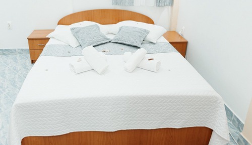 Apartment (One Bedroom Apartment with Balcony an)