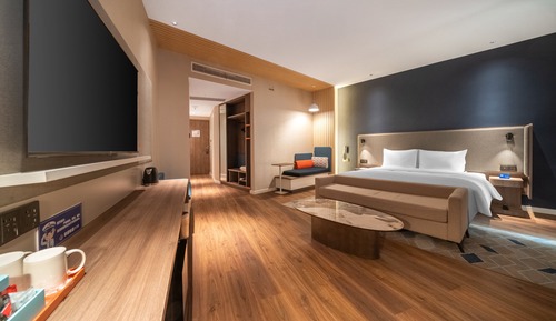 Standard Room, 1 King Bed (Extra Floor Space)