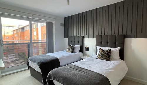 Luxury Apartment, Private Bathroom, City View